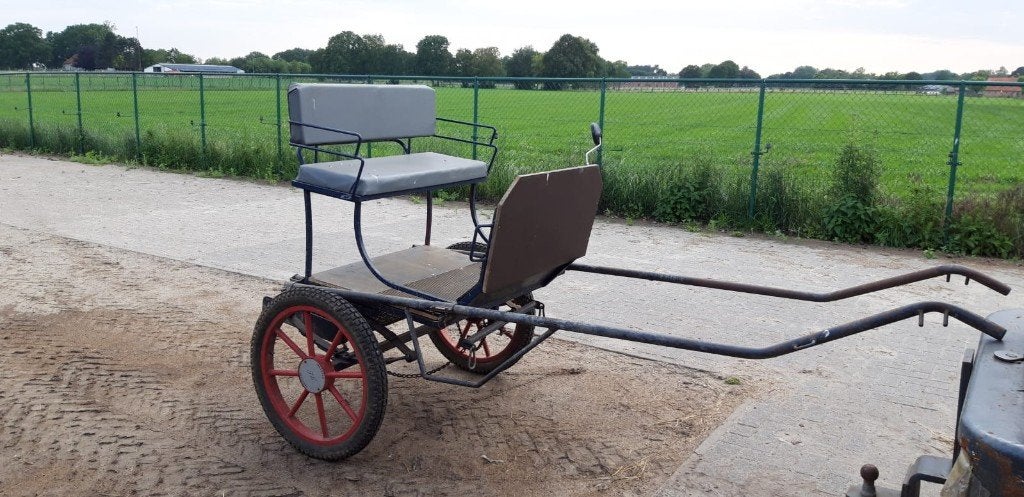 Koetsen, Dieren en Toebehoren
