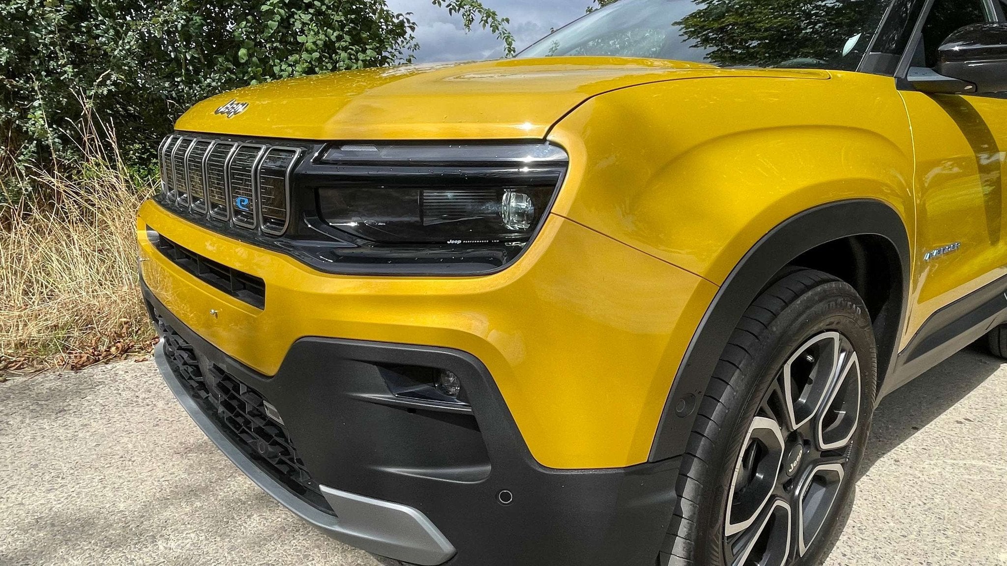 Jeep Avenger 51 kw Summit Véhicule neuf immatriculé par Je, Autos, Jeep, Achat, 156 ch, Jaune, Commande vocale