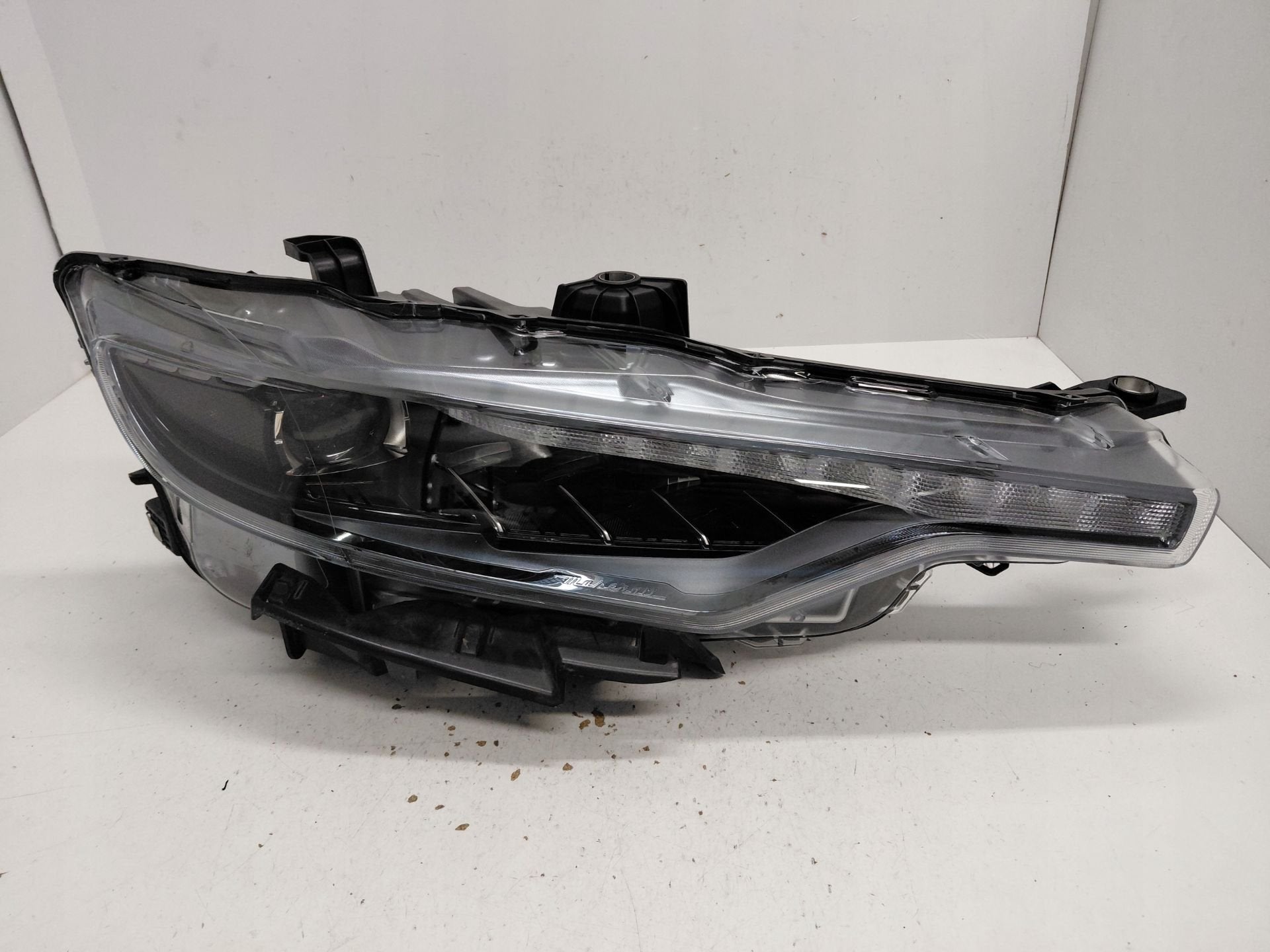 Maserati Levante Koplamp Droit 06701595360, Viale Ciro Menotti 322
41121  Modena, IT, Maserati, Maserati S.p.A., Utilisé