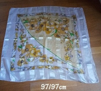 vintage grand foulard soyeux 97/97 cm TBE, Autre, Ophalen of Verzenden, Zo goed als nieuw, Pashmina