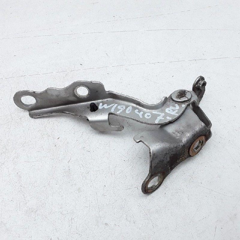 CHARNIERE DE CAPOT Toyota Corolla (E12) (01-2001/03-2008), Utilisé, Toyota