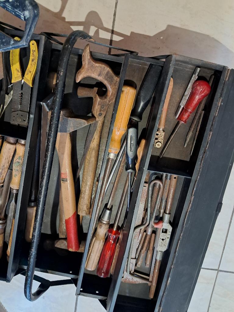 Gereedschapskoffer met  toebehoren, Ophalen, Gevuld, Zo goed als nieuw