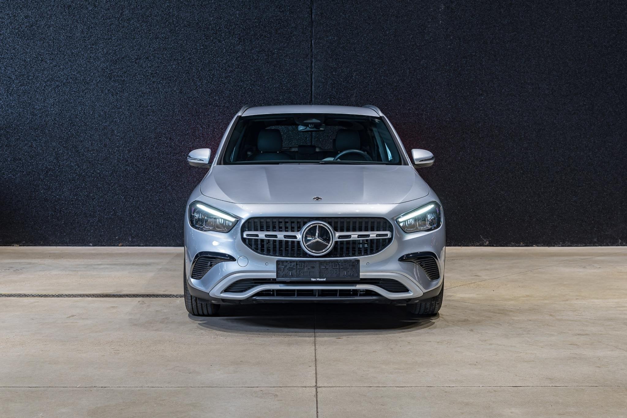 Mercedes-Benz GLA GLA 180 Business Line (automatique), 100 kW, Argent ou Gris, Achat, Entreprise