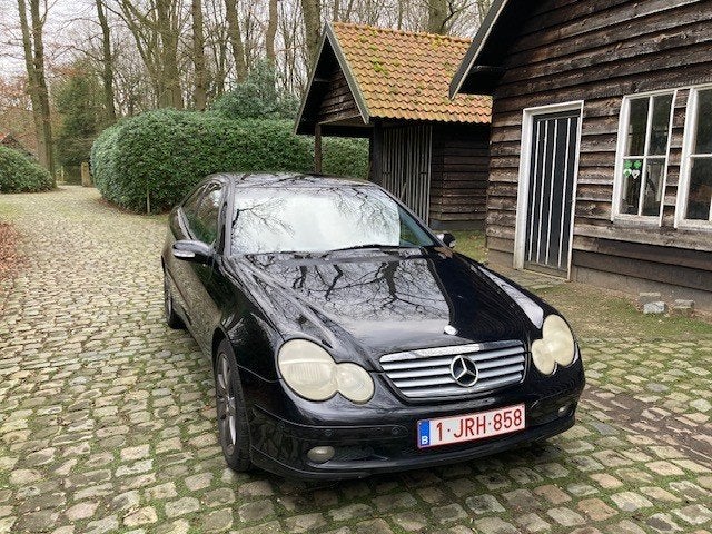 Mercedes C 180 Coupe, Achterwielaandrijving, Zwart, 4 cilinders, Verwarmde buitenspiegels