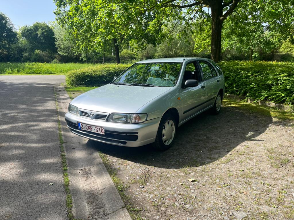 Nissan Almera 1.6i  SLX aut., Auto's, 4 cilinders, Elektrische buitenspiegels, 5 zetels, Particulier