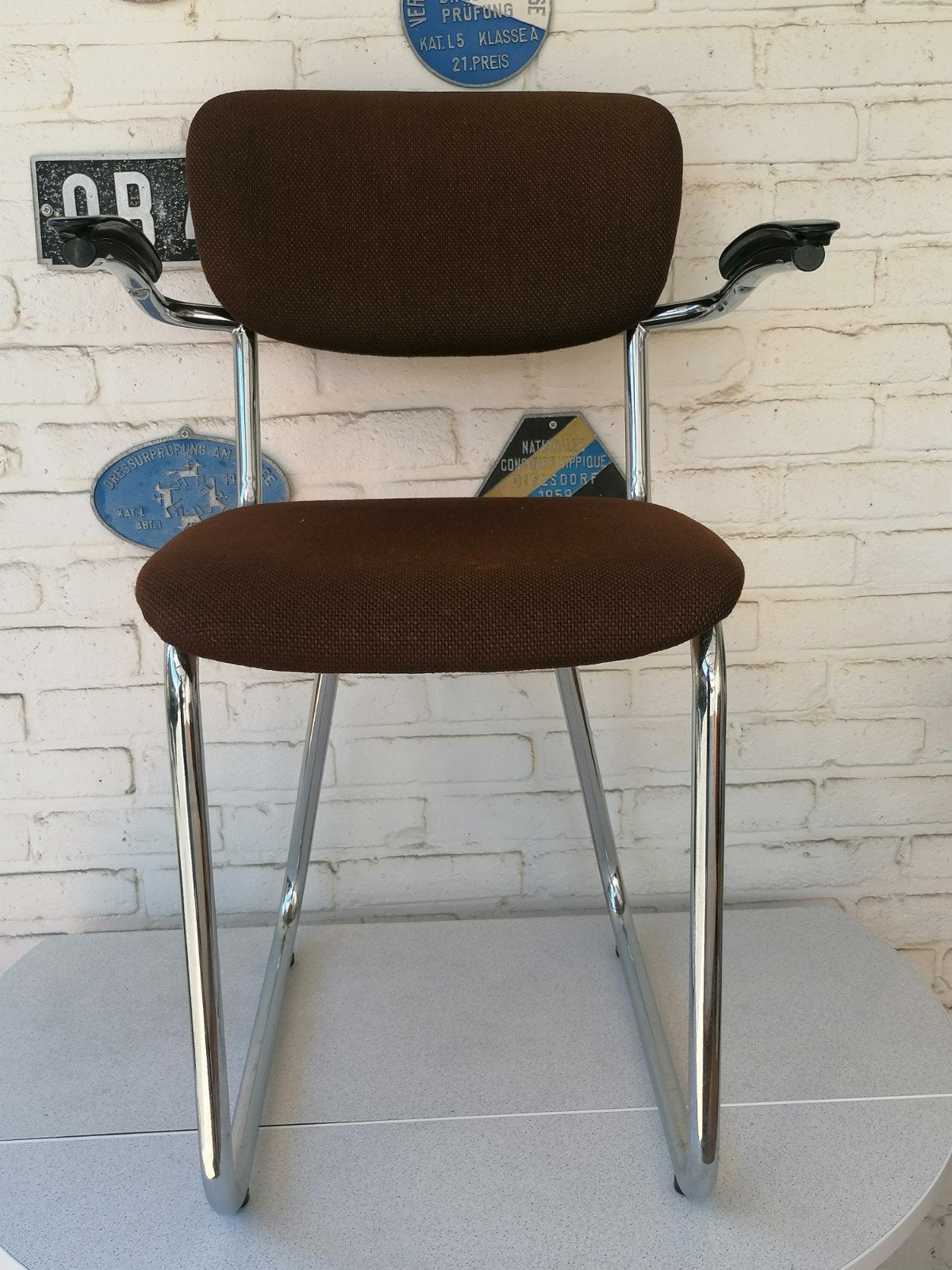 Chaise vintage à structure tubulaire chromée... Paul Schuite, Enlèvement ou Envoi