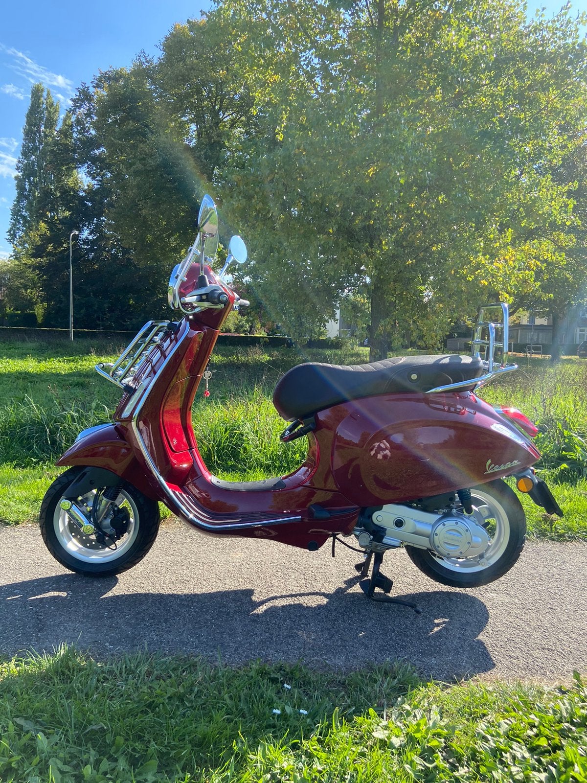 Vespa Primavera Touring 50cc 4 Takt Nieuwstaat, Fietsen en Brommers, Ophalen, Zo goed als nieuw, Klasse A (25 km/u)