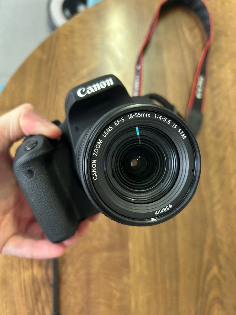Canon Eos 800D IN PERFECTE NIEUWSTAAT & WERKING + 2 LENZEN, Audio, Tv en Foto, Fotocamera's Analoog, Zo goed als nieuw, Spiegelreflex
