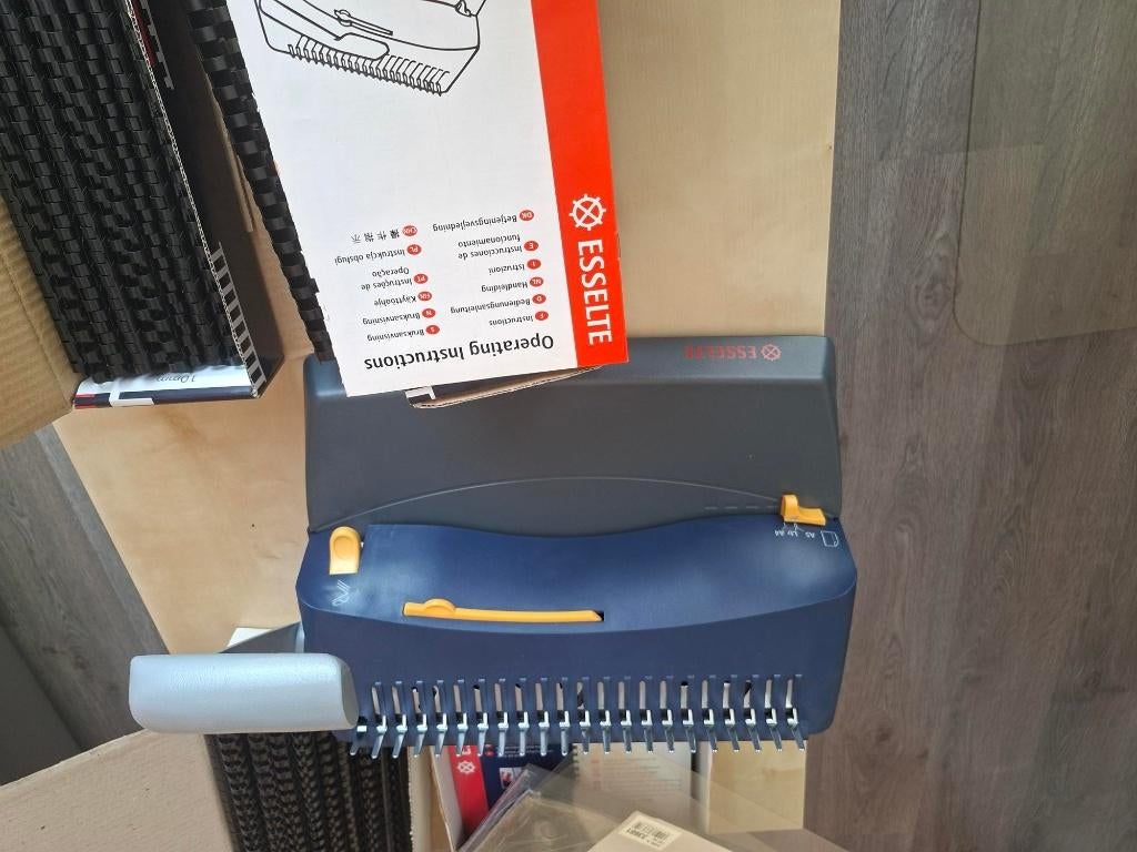 Inbindmachine Esselte CB 200, Enlèvement, Comme neuf