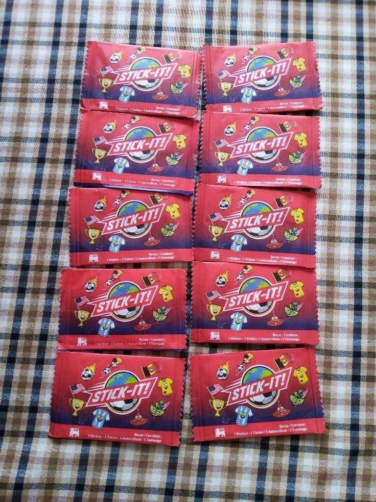 stick it delhaize 10 ongeopende pakjes, Verzamelen, Supermarktacties, Overige supermarkten, Ophalen