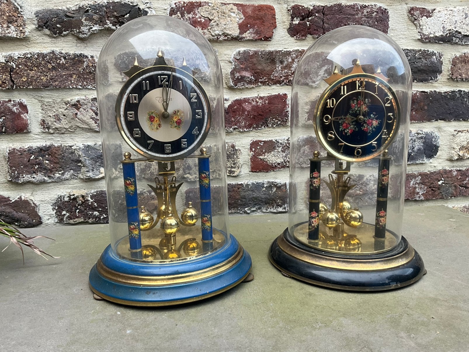 2 vintage jaarpendels met glazen stolp - incl. sleutel, Enlèvement