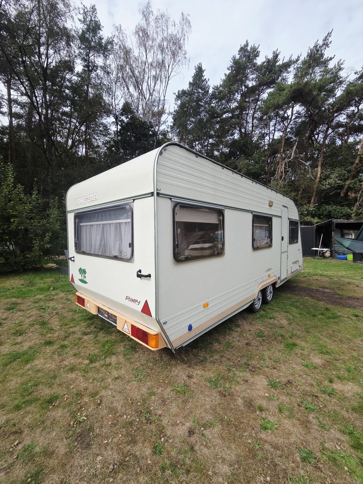 Home-Car Rally 552 tandem asser met vercovan voortent, Home-car, Particulier, Réfrigérateur, Lit fixe