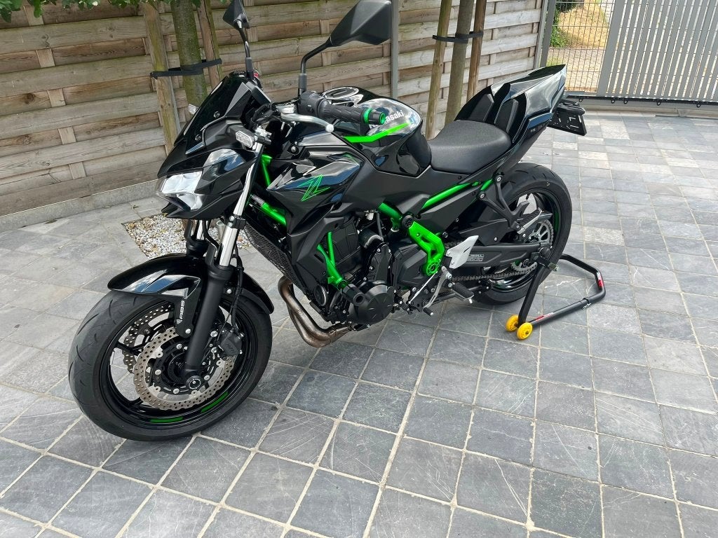 kawasaki z650 **performance pack** Arrow**4/2025** 5850KM**, Permis Moto A, Entreprise, Plus de 35 kW, 2 cylindres