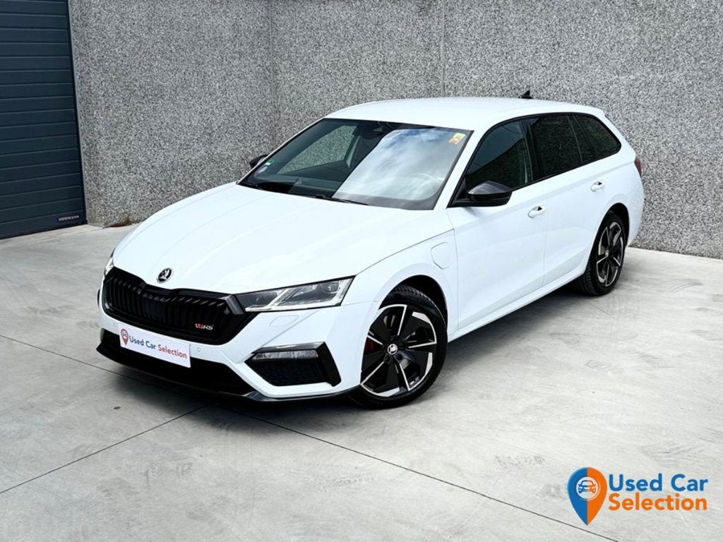 Skoda Ovtavia RS Combi PHEV 245PK/ Carbon/ BTW/ Garantie, Auto's, Stof, 4 cilinders, Wit, https://public.car-pass.be/vhr/d0ed9f92-328f-43f3-87cd-10b5b35a622f