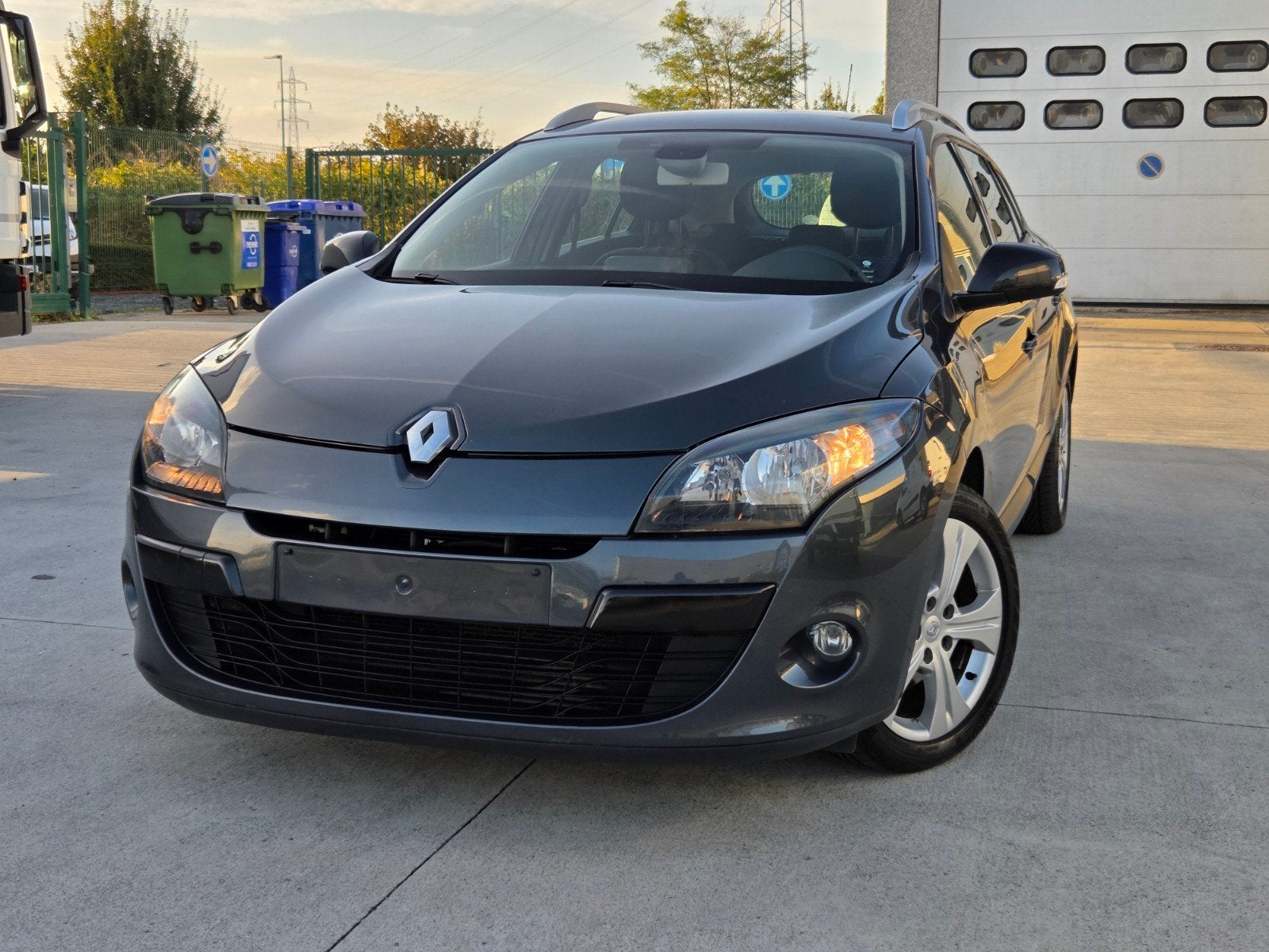 Renault Mégane 1.5Dci / Limited édition / Navigation, Autos, Achat, Boîte manuelle, Noir, 5 portes