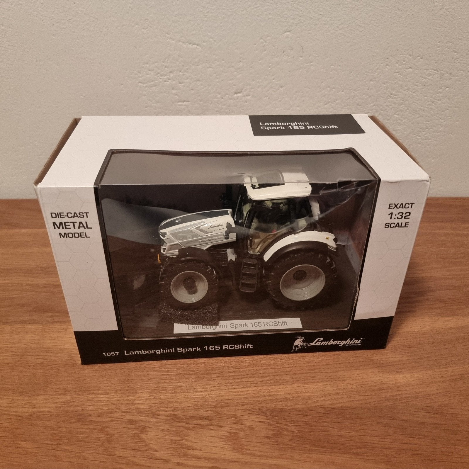 Lamborghini Spark 165 RCShift Weise Toys, Hobby en Vrije tijd, Modelauto's | 1:32, Ophalen of Verzenden, Nieuw, Tractor of Landbouw