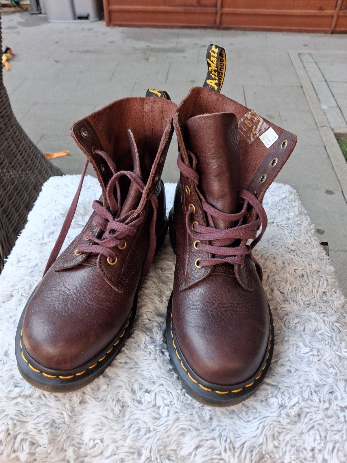 CHAUSSURES DR MARTIN, Enlèvement
