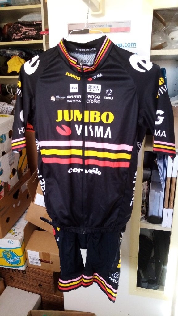 Coffret limité AGU Jumbo-Visma Triple Victory 2023, Vêtements d'extérieur, Enlèvement ou Envoi, Comme neuf, Italië