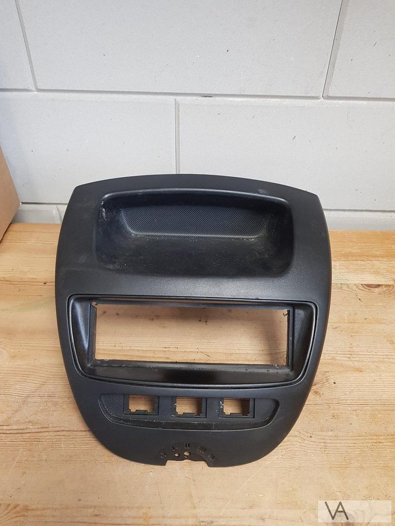 Peugeot 107 Citroen C1 Toyota Aygo radio inbouwframe €30, Gebruikt, -, -, Ophalen of Verzenden