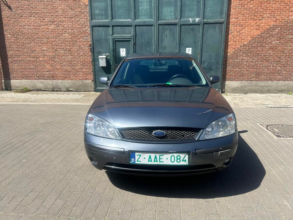 Ford mondeo (2002) 2l diesel te koop!, Auto's, Voorwielaandrijving, 1998 cc, Stof, Zwart