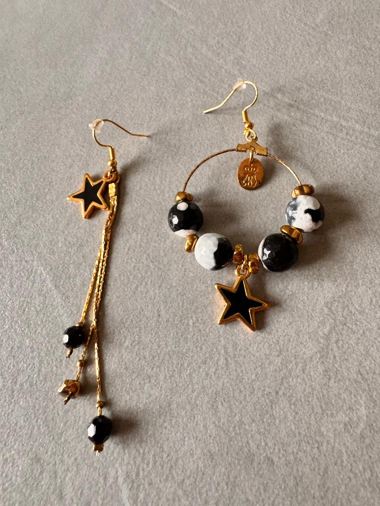Boucles d’oreilles dépareillées les blondinettes, Bijoux, Sacs & Beauté, Enlèvement, Comme neuf, Noir, Pendantes