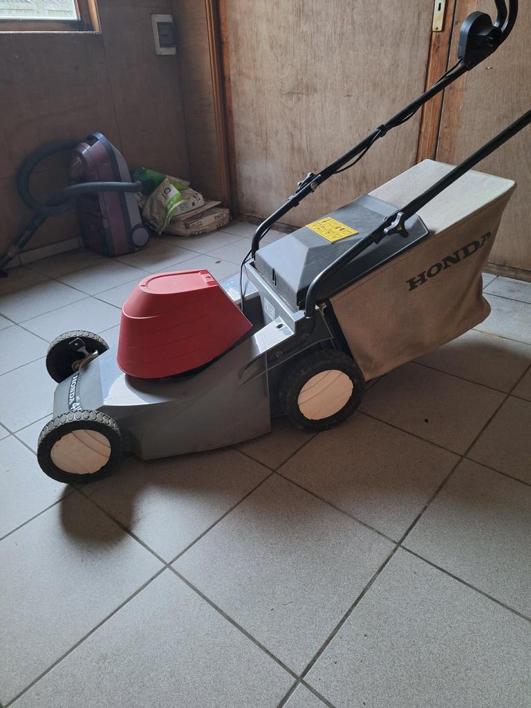 Elektrische grasmaaier Honda, Ophalen, Zo goed als nieuw, Elektrische grasmaaier