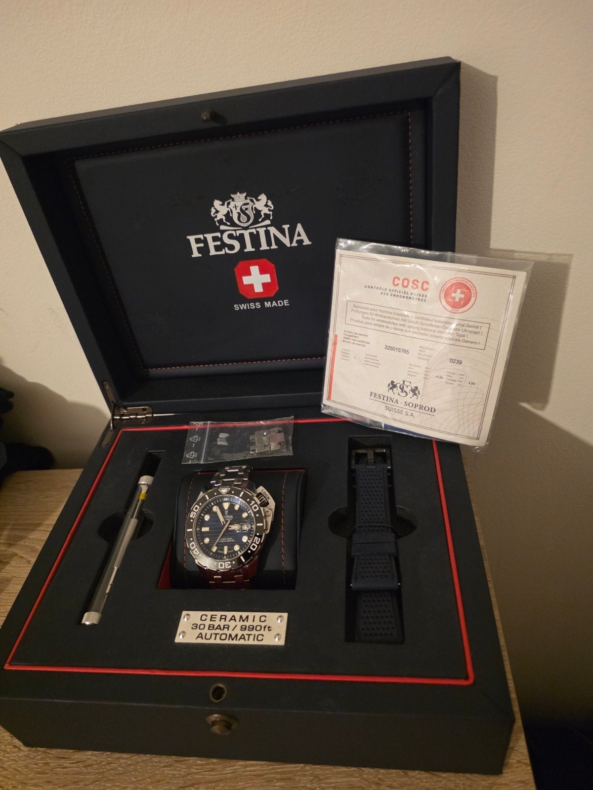 Erg mooie herenhorloge speciale editie nog maar 6maanden oud, Handtassen en Accessoires, Horloges | Heren, Staal, Staal, Polshorloge