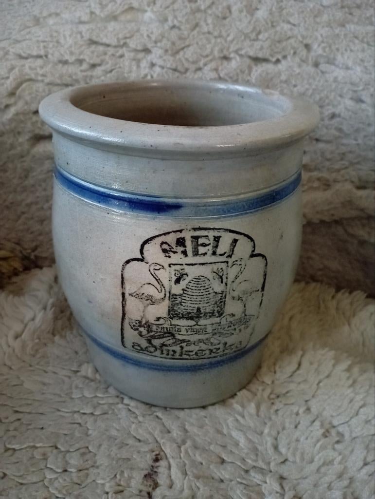 Meli honingpot, Ophalen
