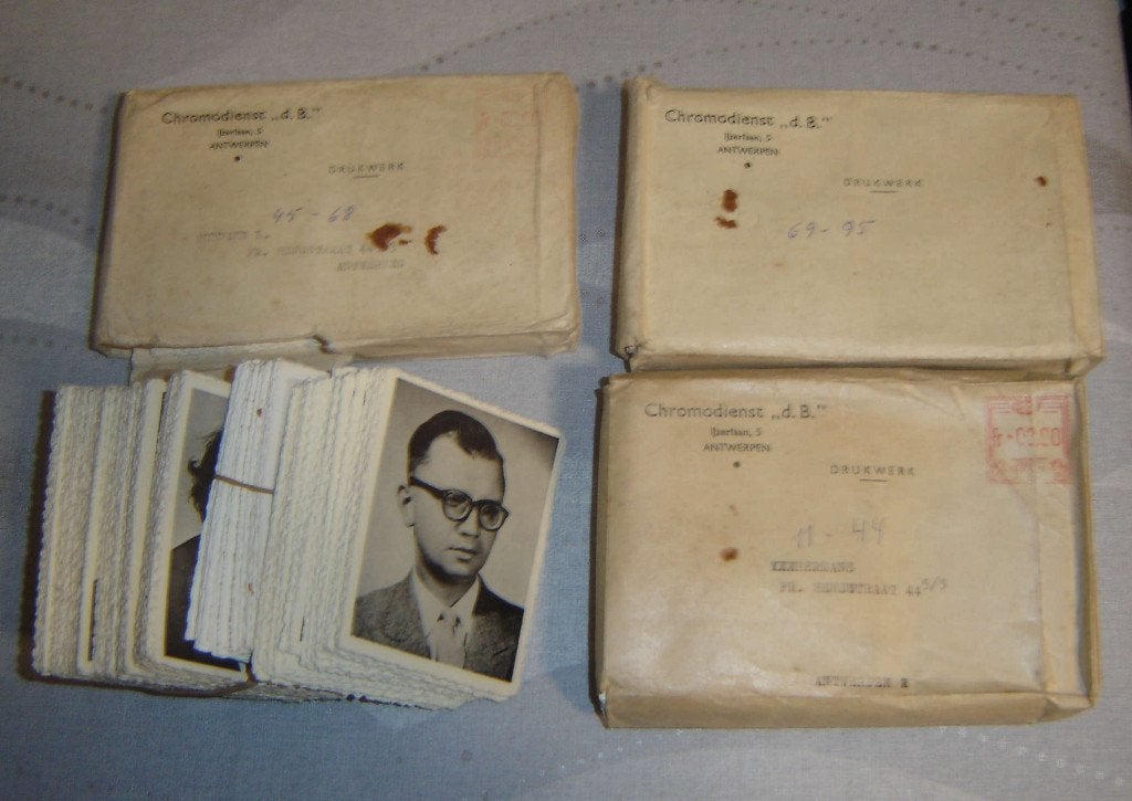 Chromos KNOW YOUR PEOPLE De Beukelaar chicorée +1 kg, Collections, Enlèvement ou Envoi, Gravure, Utilisé, 1940 à 1960