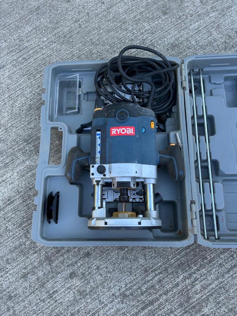 Ryobi Bovenfrees ert 2100V, Bricolage & Construction, Outillage | Fraiseuses, Enlèvement, Utilisé, Routeur, Ryobi