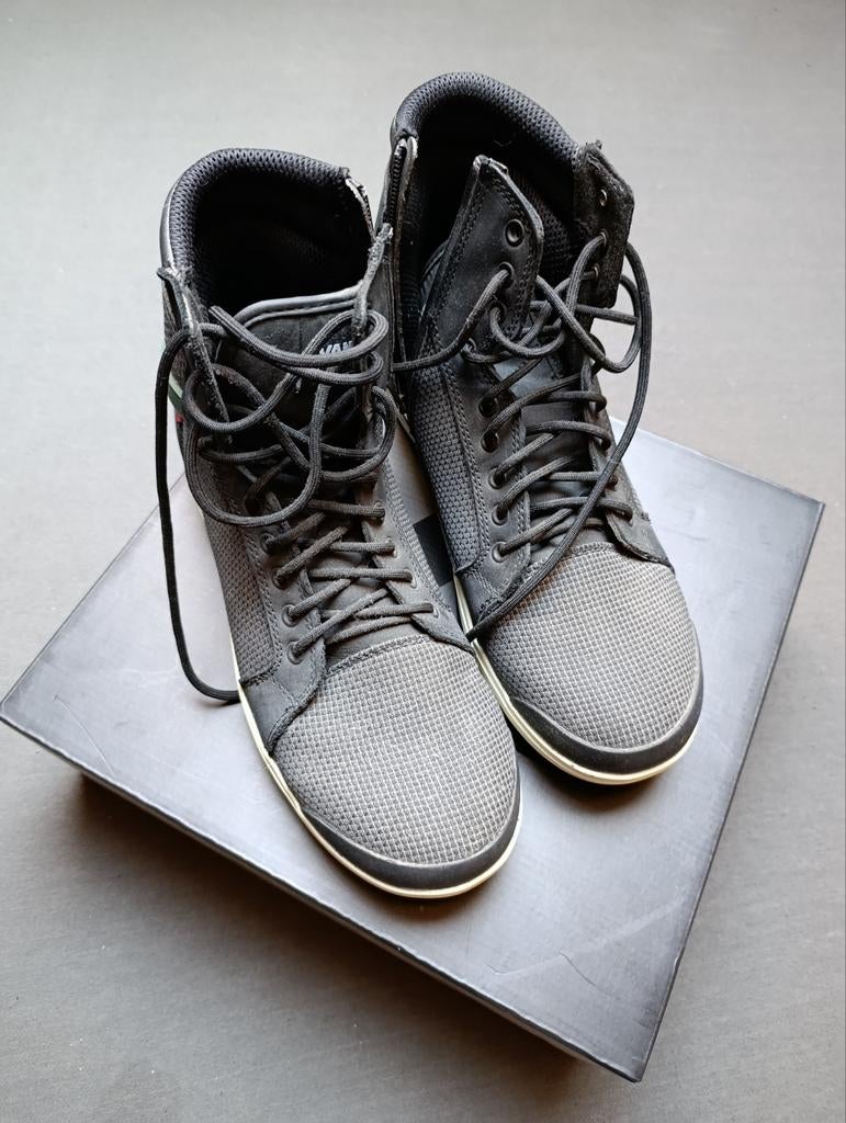 Chaussures de moto Vanucci VUB-2, Enlèvement