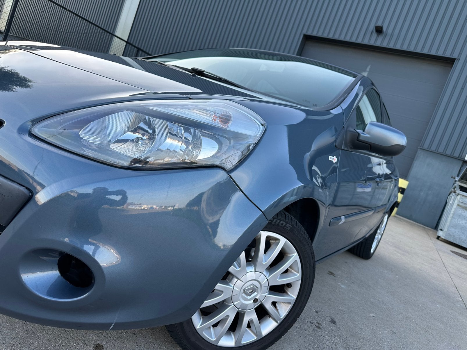 Renault clio facelift tomtom editie 20st weinig km/gekeurd, Autos, Euro 5, 135 g/km, Boîte manuelle, Noir