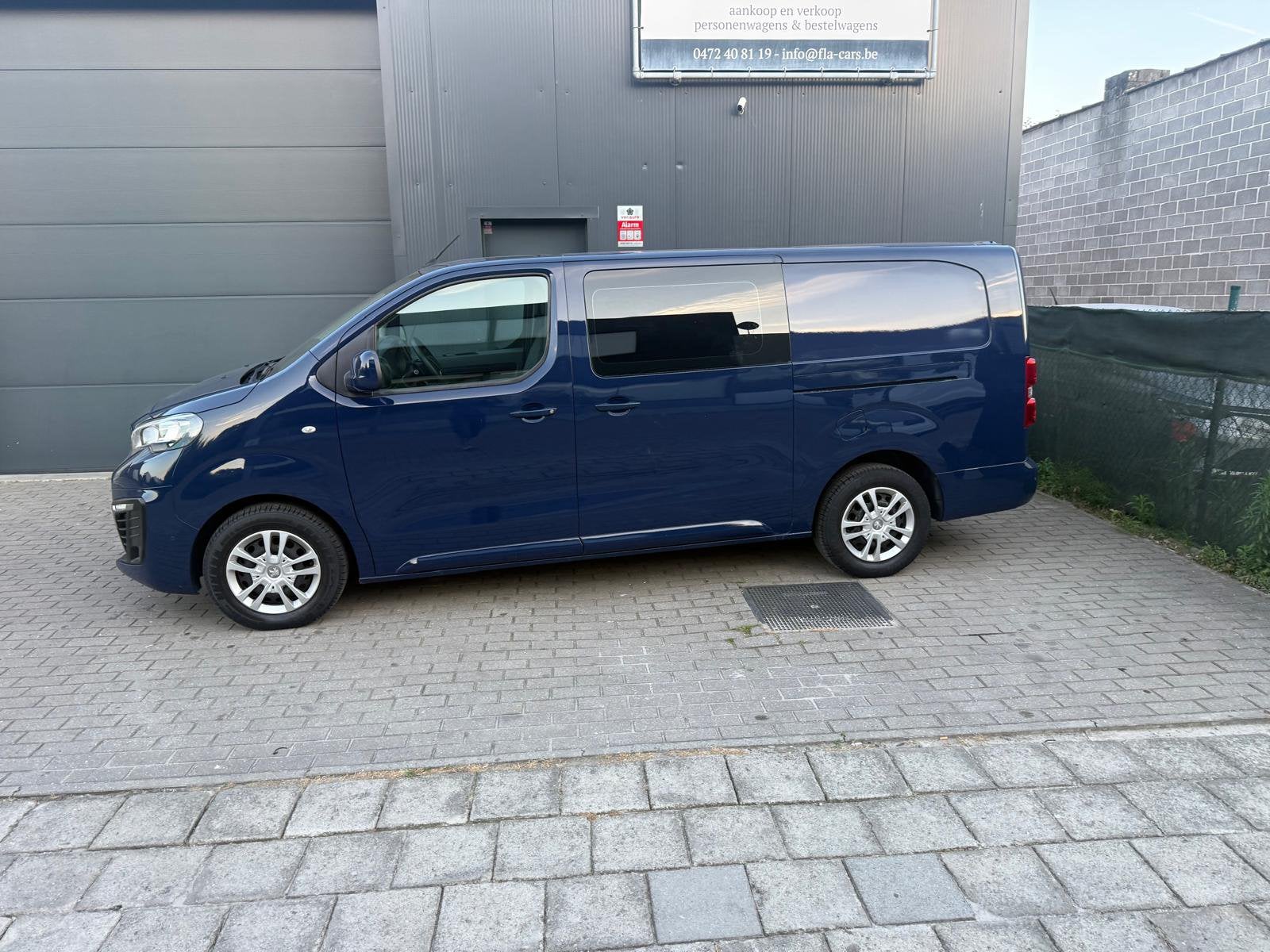 PEUGEOT EXPERT 2.0HDI DUBBEL CABINE BJ2017 AUTOMAAT 180PK, Auto's, Stof, 4 cilinders, 2000 kg, Blauw