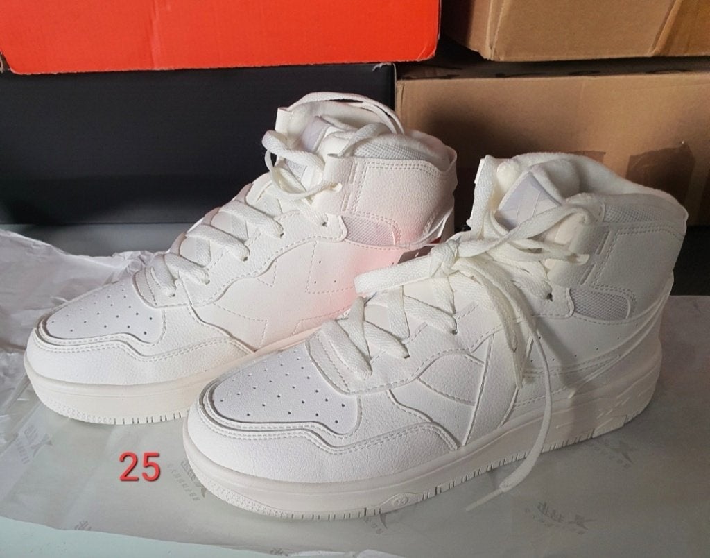 Nieuwe unisex Witte High-Top Sneakers Maat: 39, Vêtements | Femmes, Chaussures, Neuf, Enlèvement ou Envoi, Sneakers et Baskets