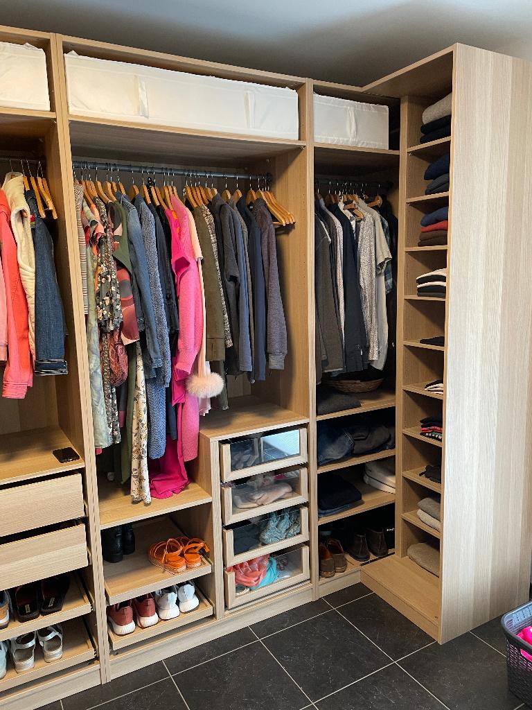 Grand dressing ouvert IKEA PAX avec de multiples options, Enlèvement
