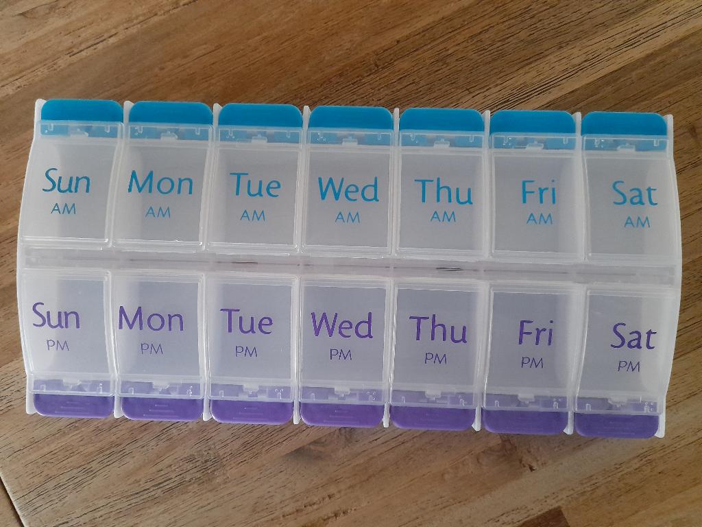 Pillendoos 14 vakken, Diversen, Ophalen of Verzenden, Zo goed als nieuw