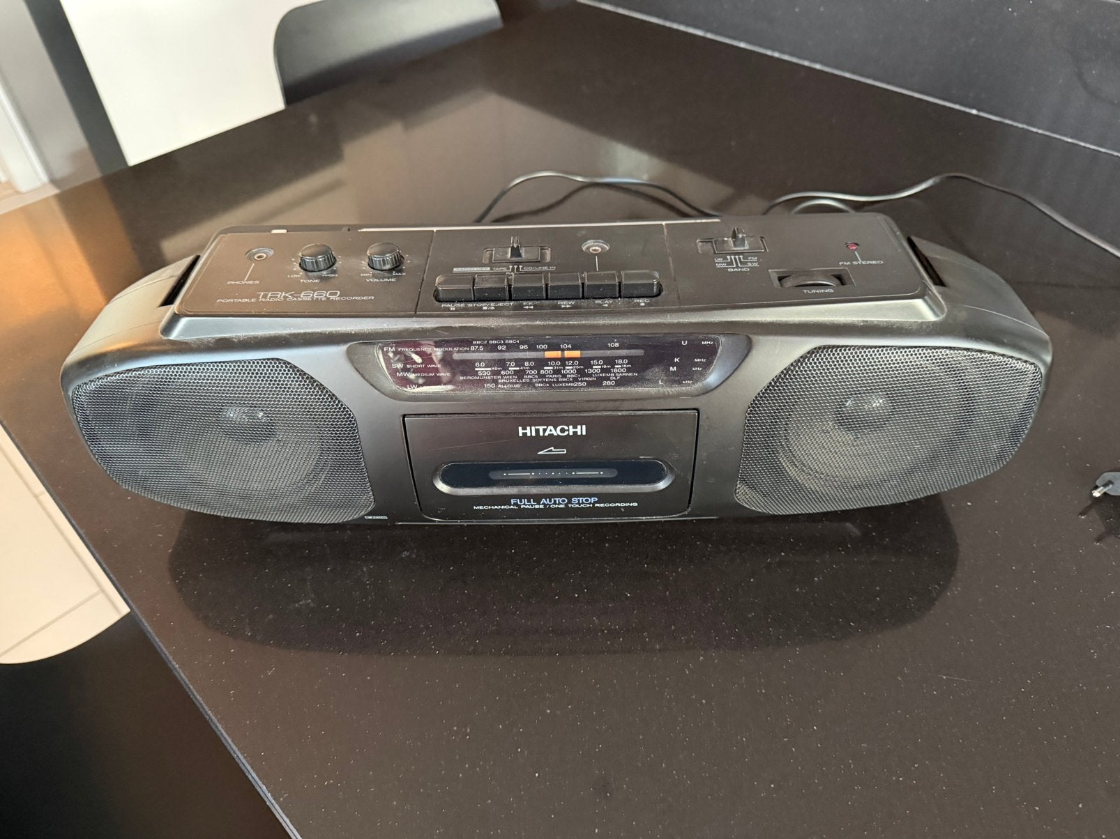 Magnétophone radio/Boombox Vintage Hitachi TRK-660E, Enlèvement ou Envoi, Comme neuf, Radio