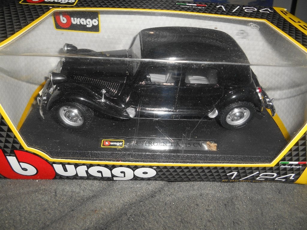 Burago 1/24 Citroën 15CV, Hobby en Vrije tijd, Ophalen of Verzenden, Burago