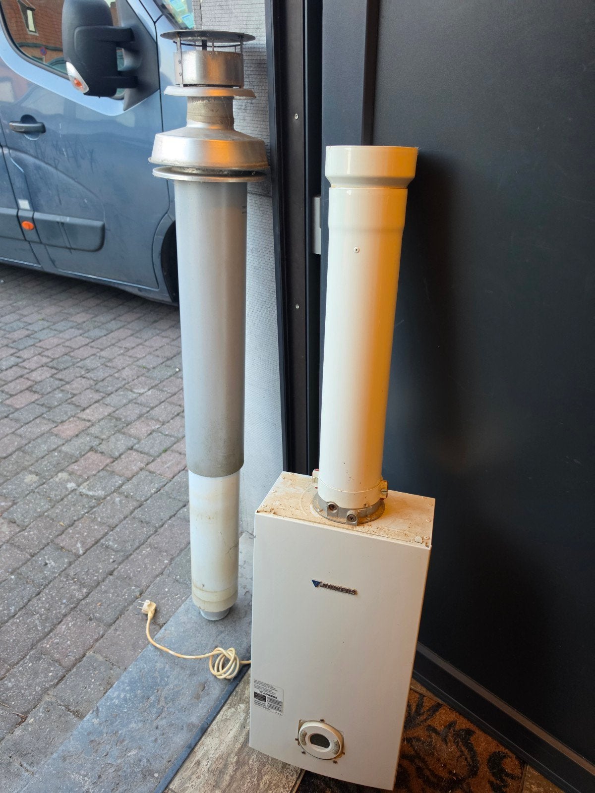 Junkers warmwaterketel met dubbelwandige schouwpijp, Doe-het-zelf en Bouw, Chauffageketels en Boilers, Ophalen