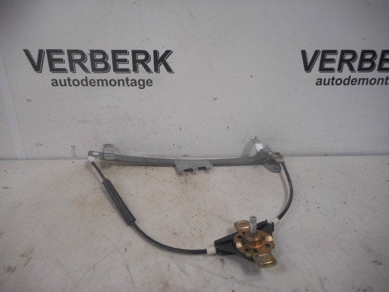 VITRE MECANISME MANUAL AVANT DROIT Volvo 440 (464710), Info@volvocars.com, Volvo Car Germany GmbH, Siegburger Straße 229
50679  Köln, DE