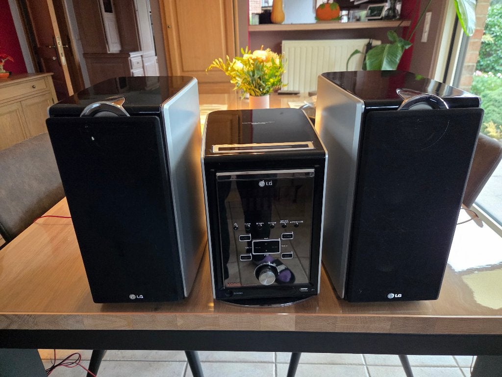 Micro-chaîne Hi-Fi LG LF-U850 - CD/FM/USB - 2 enceintes, TV, Hi-fi & Vidéo, Enlèvement, Utilisé, Lecteur CD