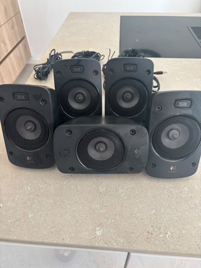 Logitech Z906 THX 5 speakers + luidsprekerkabels, Audio, Tv en Foto, Ophalen, Gebruikt, Logitech, 60 tot 120 watt