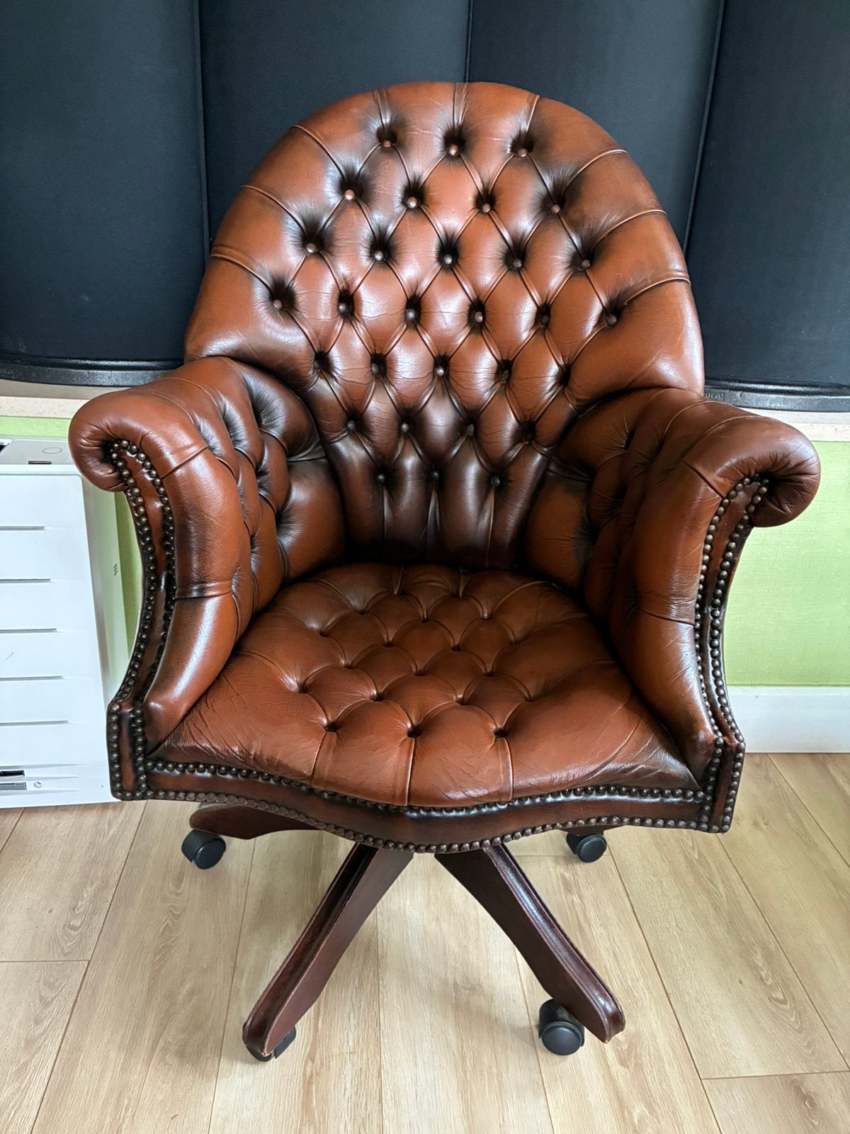 Director Chair Chesterfield Bureaustoel in leder mooie staat, Huis en Inrichting, Bureaustoelen, Ophalen, Zo goed als nieuw, Bureaustoel