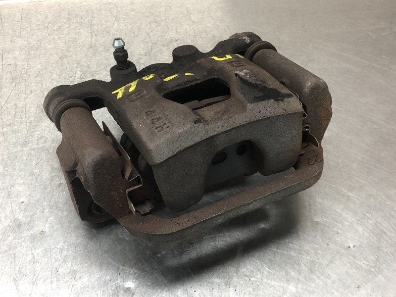 REMKLAUW LINKS ACHTER ABS Nissan Juke (F15), Gebruikt, Nissan