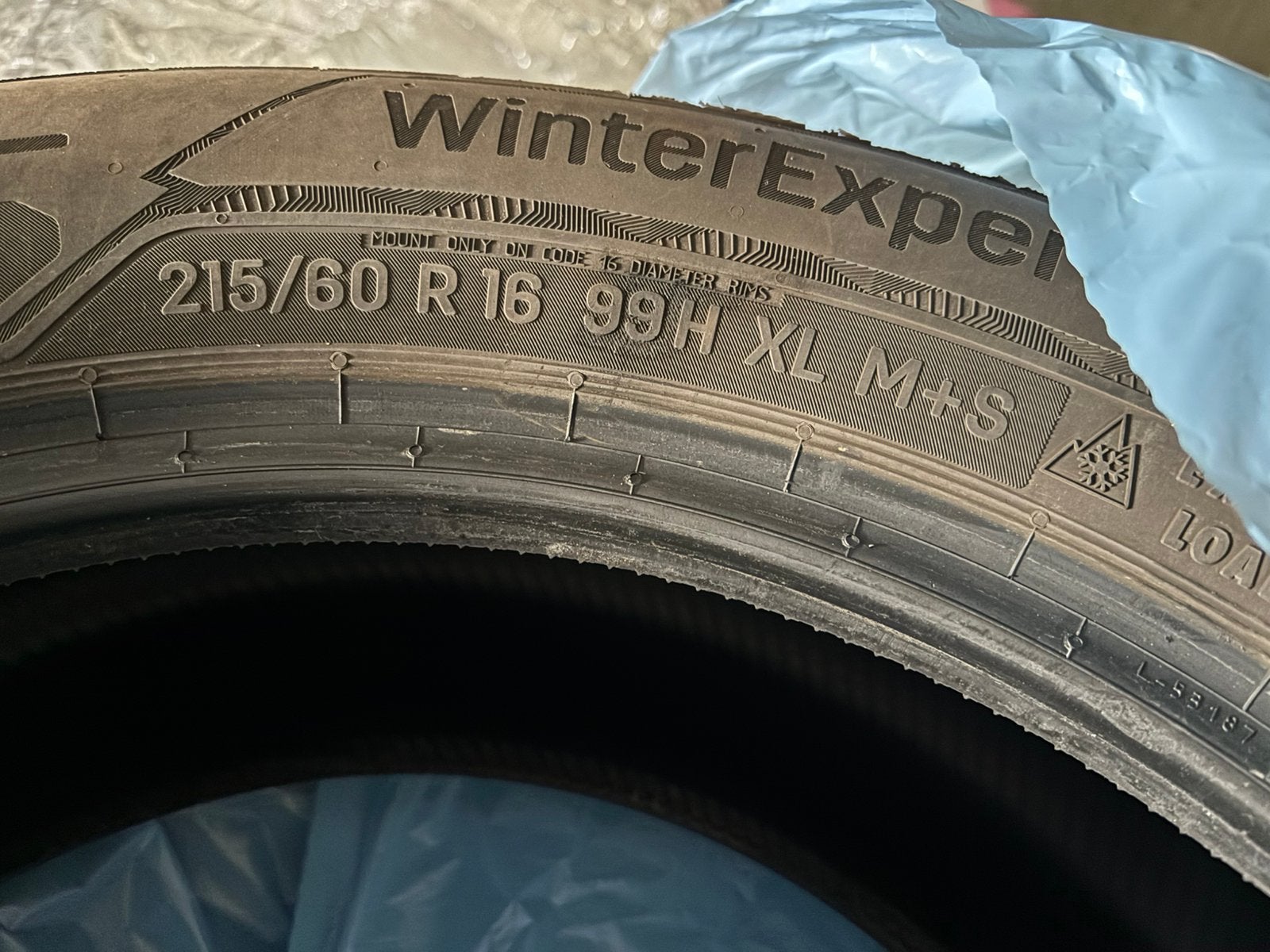 ️ 4 pneus hiver Uniroyal WinterExpert – 215/60 R16 99H XL, Enlèvement, Comme neuf