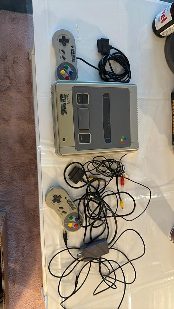 Super nintendo met 2 consoles en oude tv aansluiting, Ophalen, Zo goed als nieuw