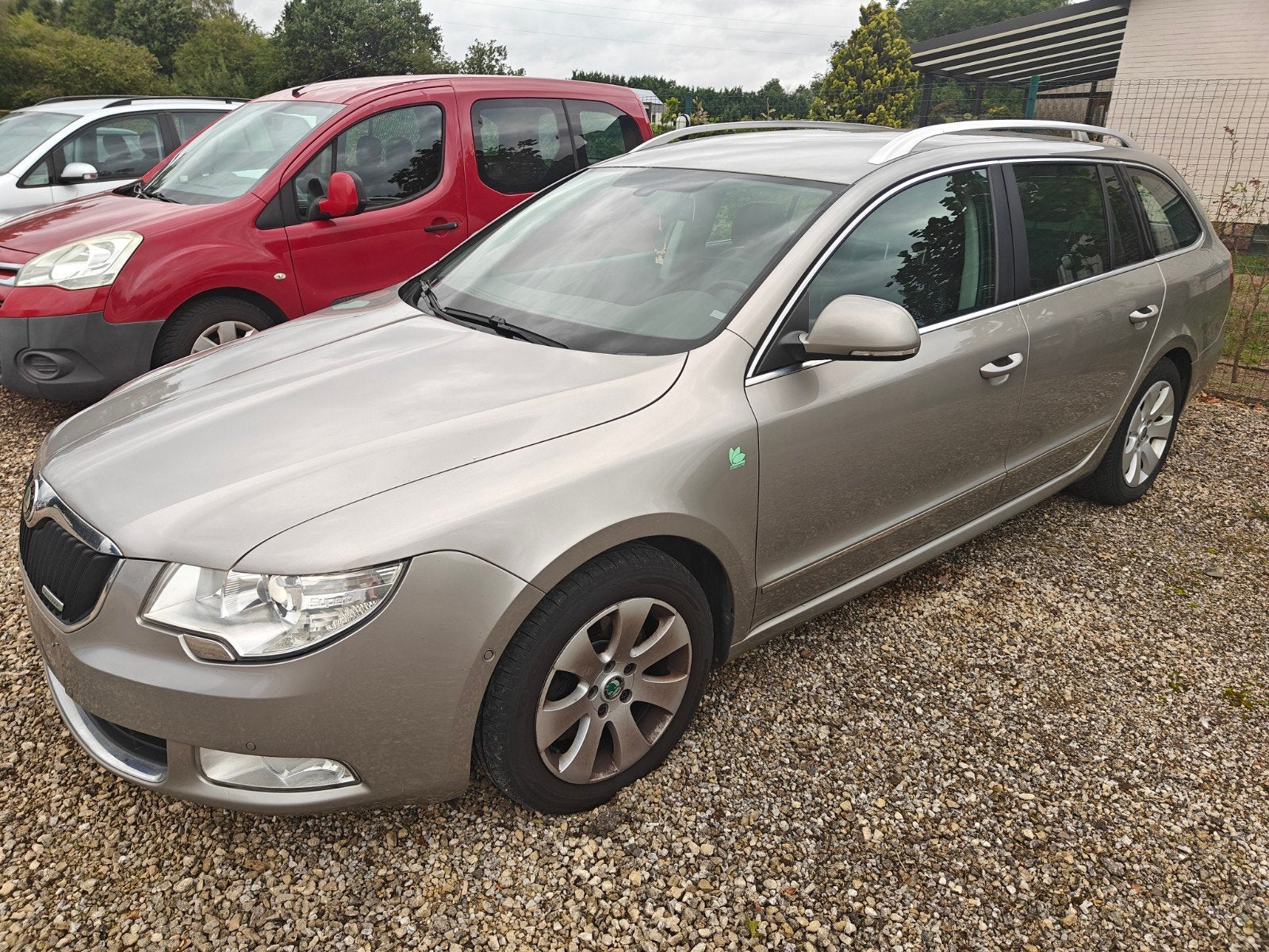 Skoda Superb 1.6 TDI, Auto's, Skoda, Euro 5, Zwart, 4 cilinders, 1546 kg
