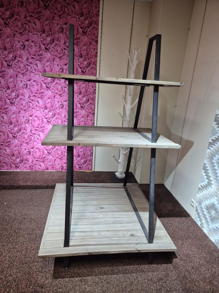 Winkel stand, Ophalen