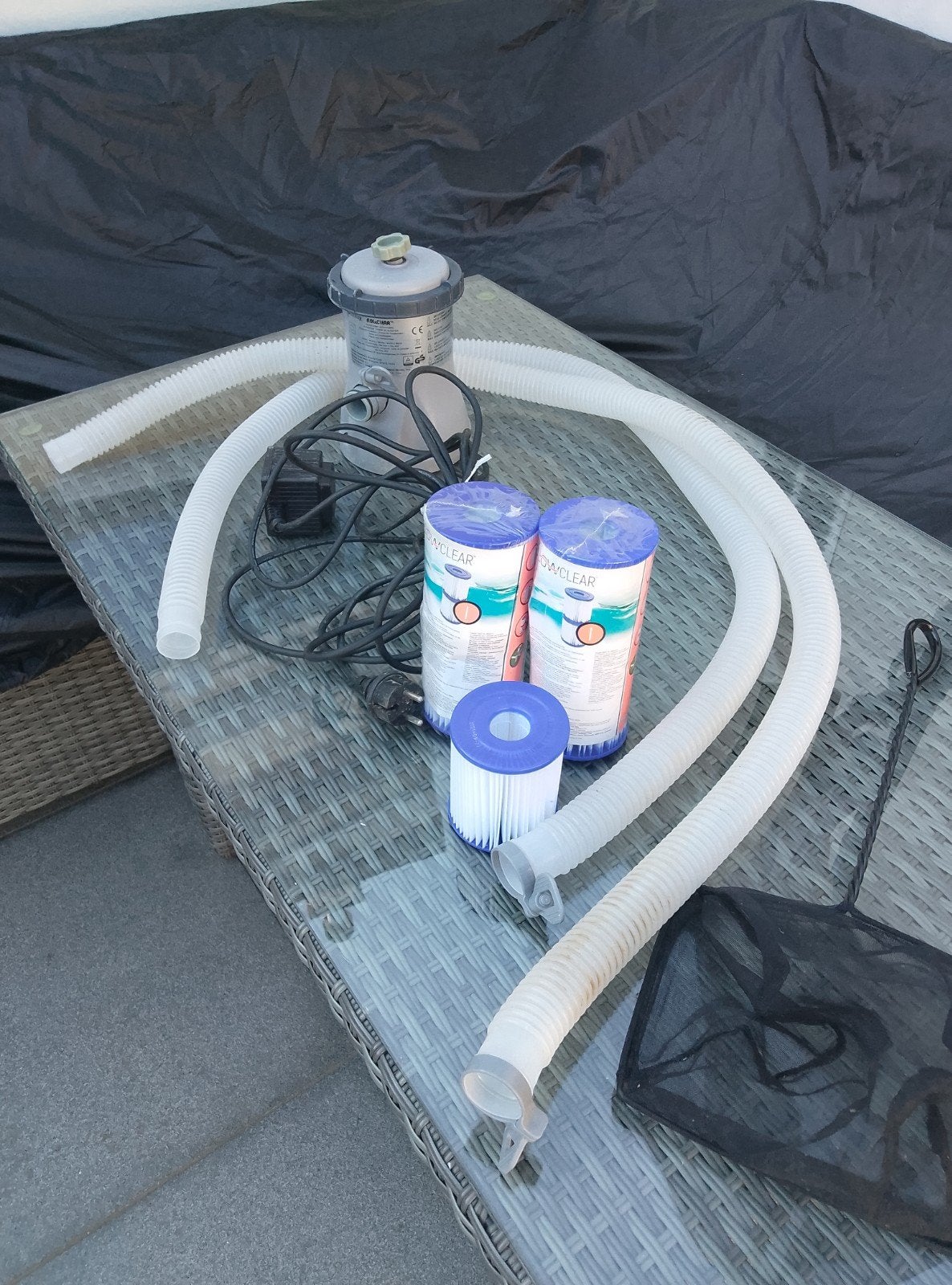 Pompe de filtration avec accessoires, Enlèvement, Utilisé, Multi-personne, Intérieur