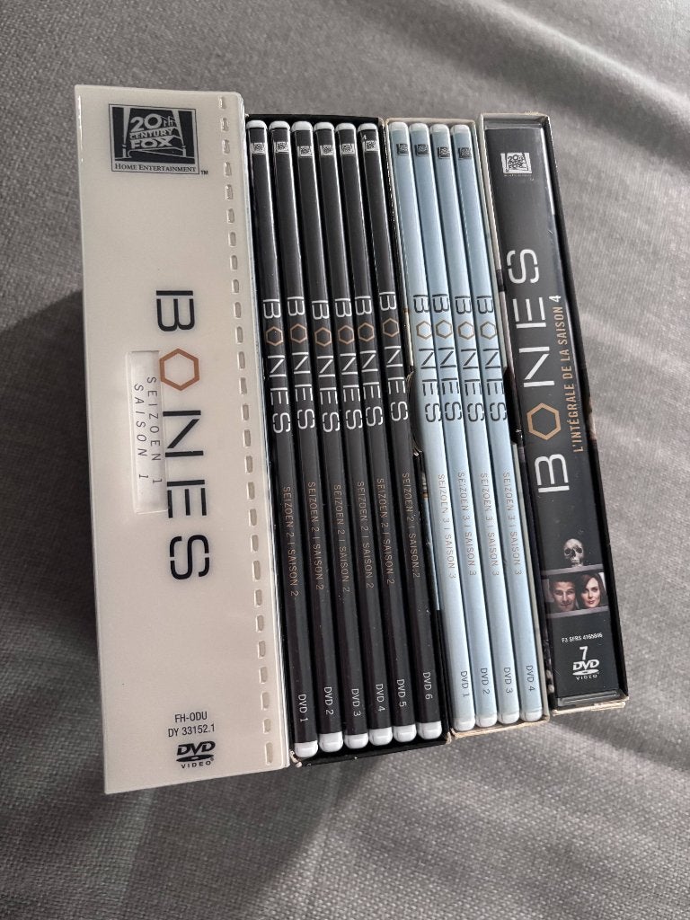 Bones saisons 1 à 4, Saison 1, Enlèvement ou Envoi, Néerlandais, Utilisé